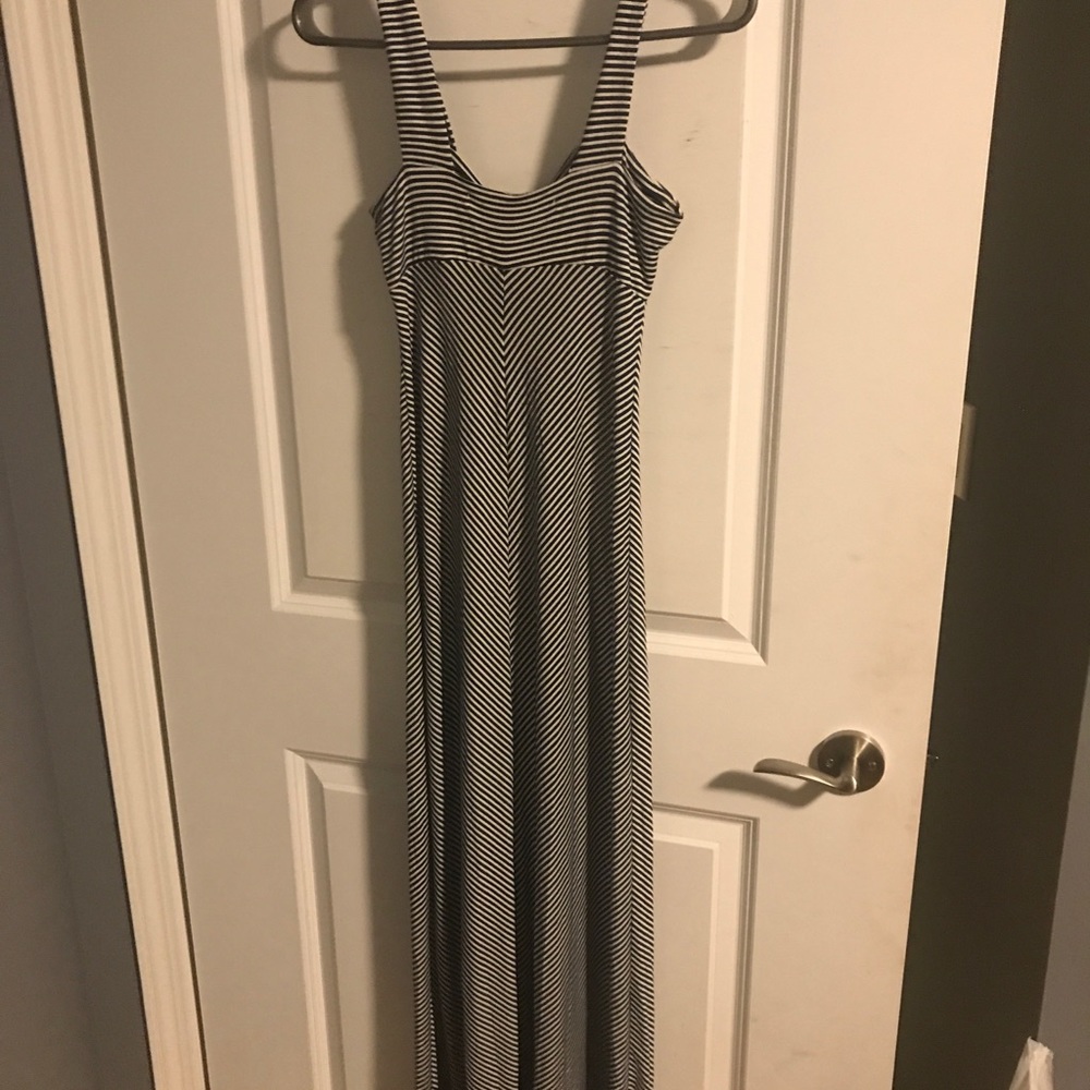 Max Studio Dress - Picture 3 of 3